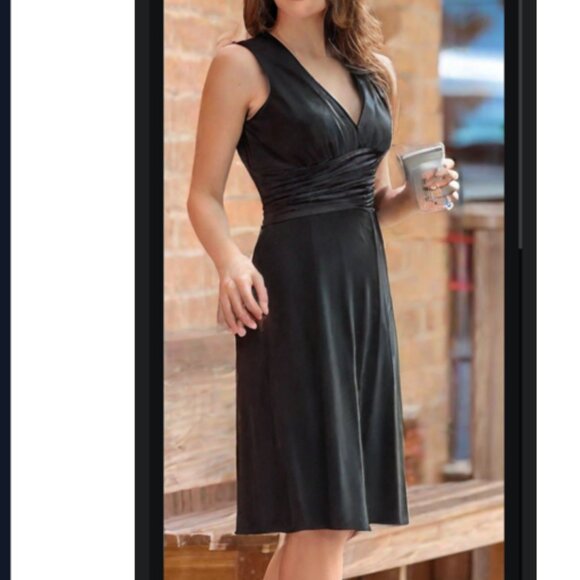 🎁🤶❤️ Beautiful Black Dress from Dillard's - Picture 3 of 15